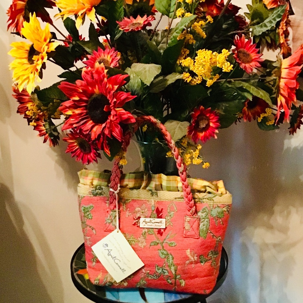 ☀️BNWT BOHO CARPET BAG BY ISABELLAS JOURNEY ☀️